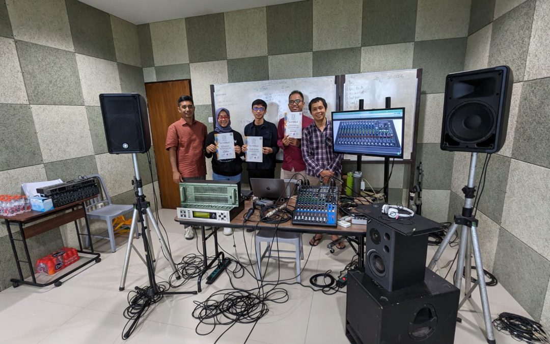 Tingkatkan Kompetensi, Prodi D3 MMB Berangkatkan Dosen Ikuti Pelatihan Audio Mixer Analouge