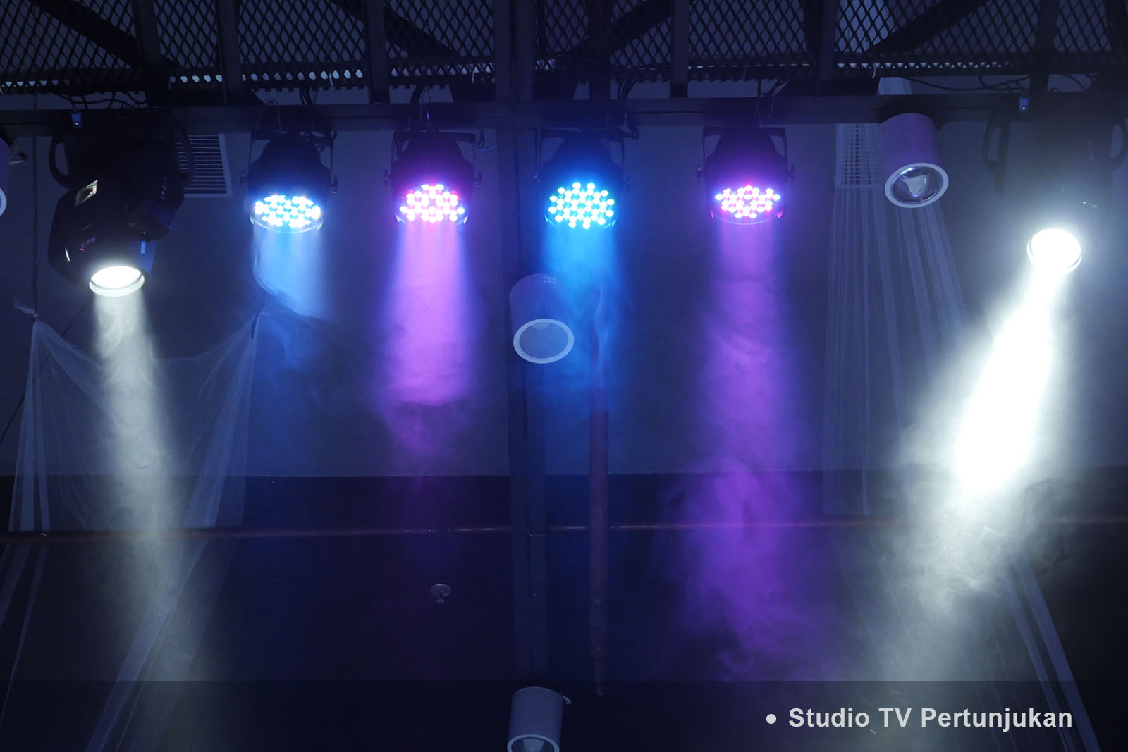 studio TV pertunjukan-2